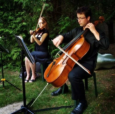 Outdoor String duo in Calgary, violin and cello