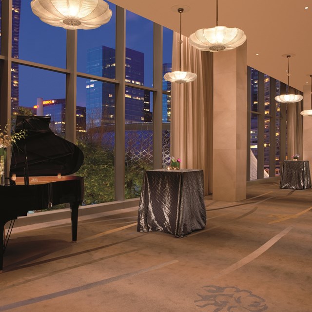 Hotels: The Ritz-Carlton Toronto 1