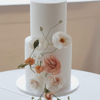 Wedding Cakes: Yue's Cake Boutique 4