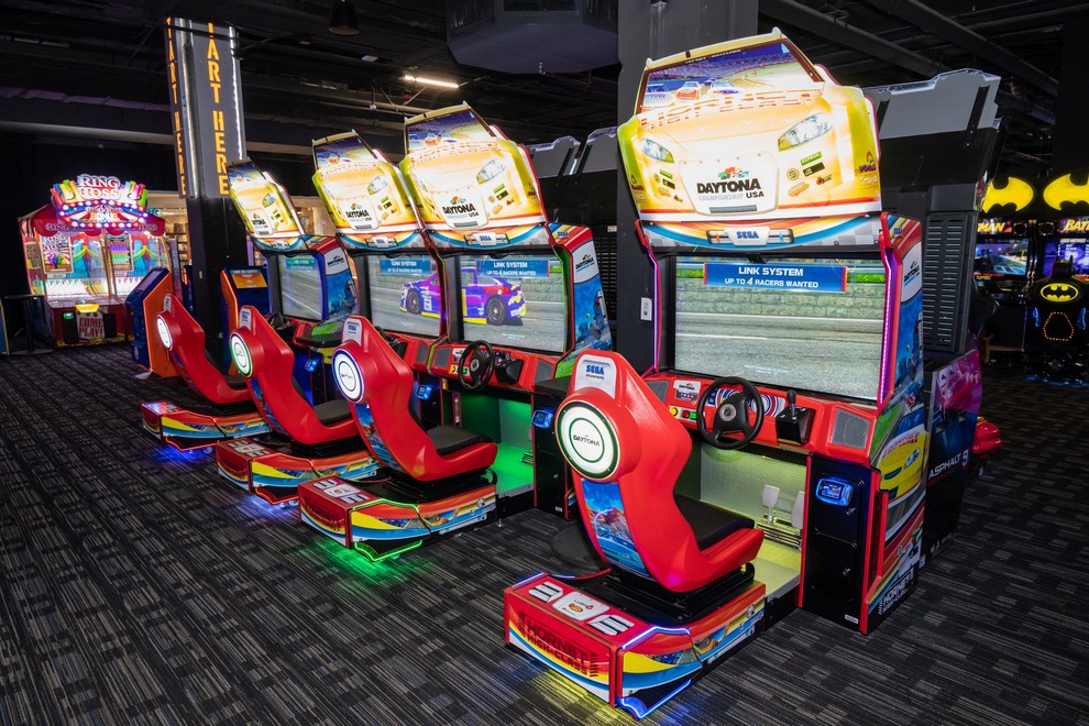 Dave & Busters profile photo