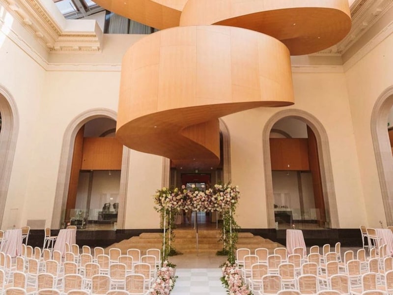 Divine Furniture Rental profile photo