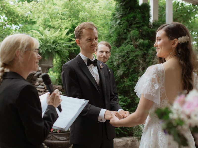 Helen Sweet Officiant profile photo