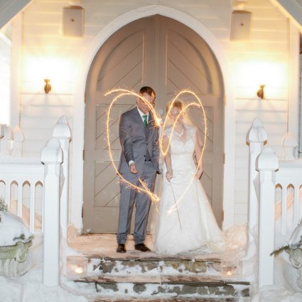 Sugar Tiers featured in Laura and Jon’s Christmas Inspired Wedding at The Doctor’s House