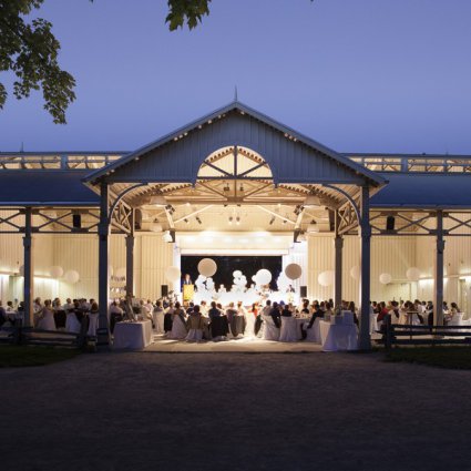 Black Creek Eventspace featured in Over 20 of Toronto’s Prettiest Outdoor Wedding Venues