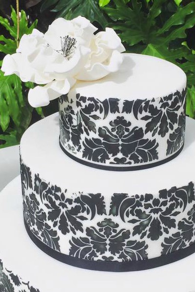 MollyCake featured in Toronto’s Top Cake Designers Share Their Favourite Wedding Ca…