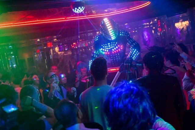 15 Entertainment Ideas Guaranteed To 'Wow' Your Guests