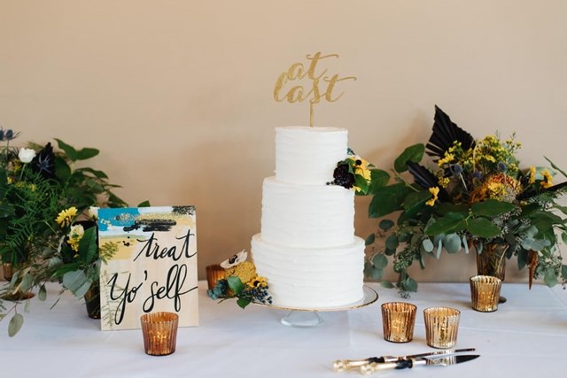 "Artistic Modern Meets Classical" for Amanda and James' Wedding