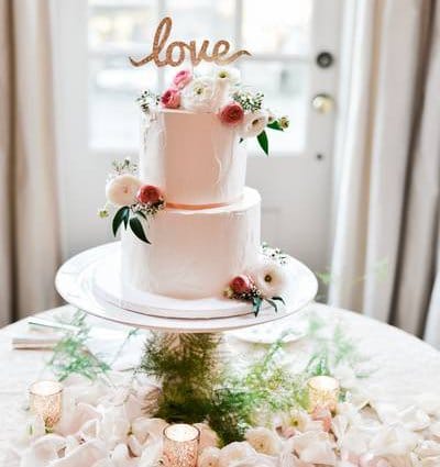 Love in Bloom Cakes featured in Wei & Robert’s Sweet Intimate Wedding at Graydon Hall Manor