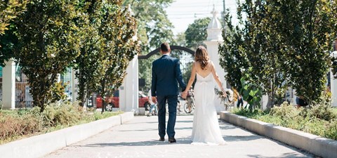 How To Find Your Perfect Wedding Photographer: 12 Tips From the Pros Themselves