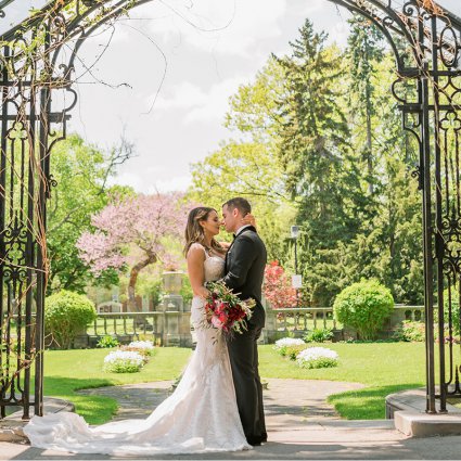 Cantor Ben Silverberg featured in Lauren & Michael’s Elegant Fairy Tale Wedding at Grand Luxe