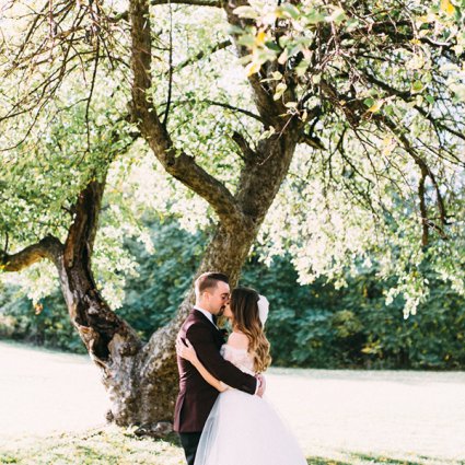 Niagara Oast House Brewers featured in Ashton and Clayton’s Romantic Wedding at Oast House Brewery