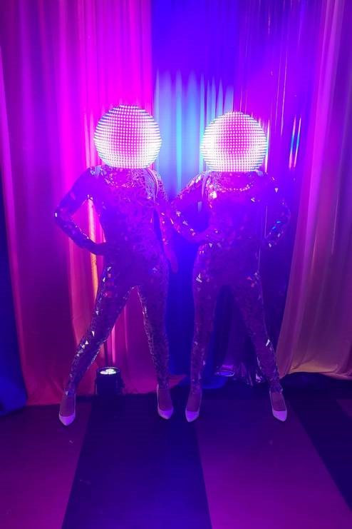 Over 20 Entertainment Ideas Guaranteed To 'Wow' Your Guests