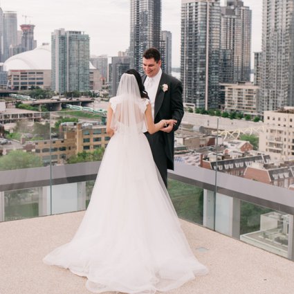 Thompson Toronto featured in Fiona and Andrew’s Chic City Wedding at the Thompson Hotel