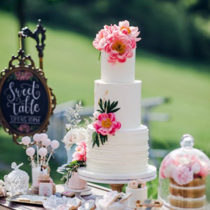 Flour and Flower Cake Design featured in Angelina and Victor’s Lush Wedding at The Royal Ambassador