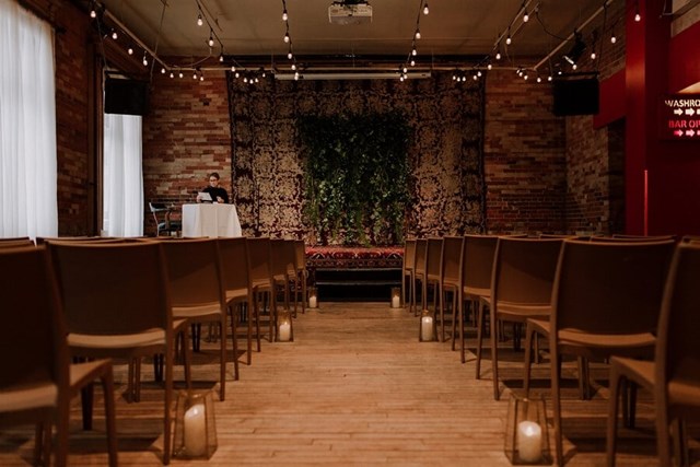 Niki and Dave's Romantic Wedding at The Gladstone Hotel