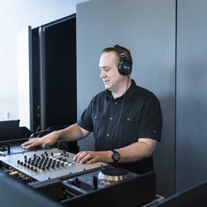 Michael Coombs Entertainment featured in The 2018 Toronto Catering Showcase: Presented by EventSource.ca