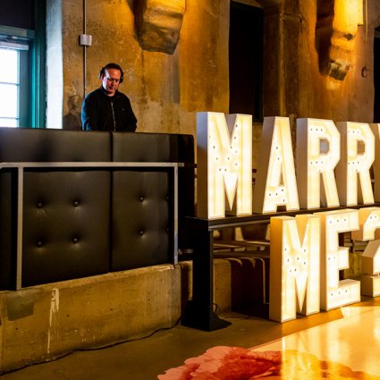 Michael Coombs Entertainment featured in Distillery Events’ 2019 Annual Wedding Open House