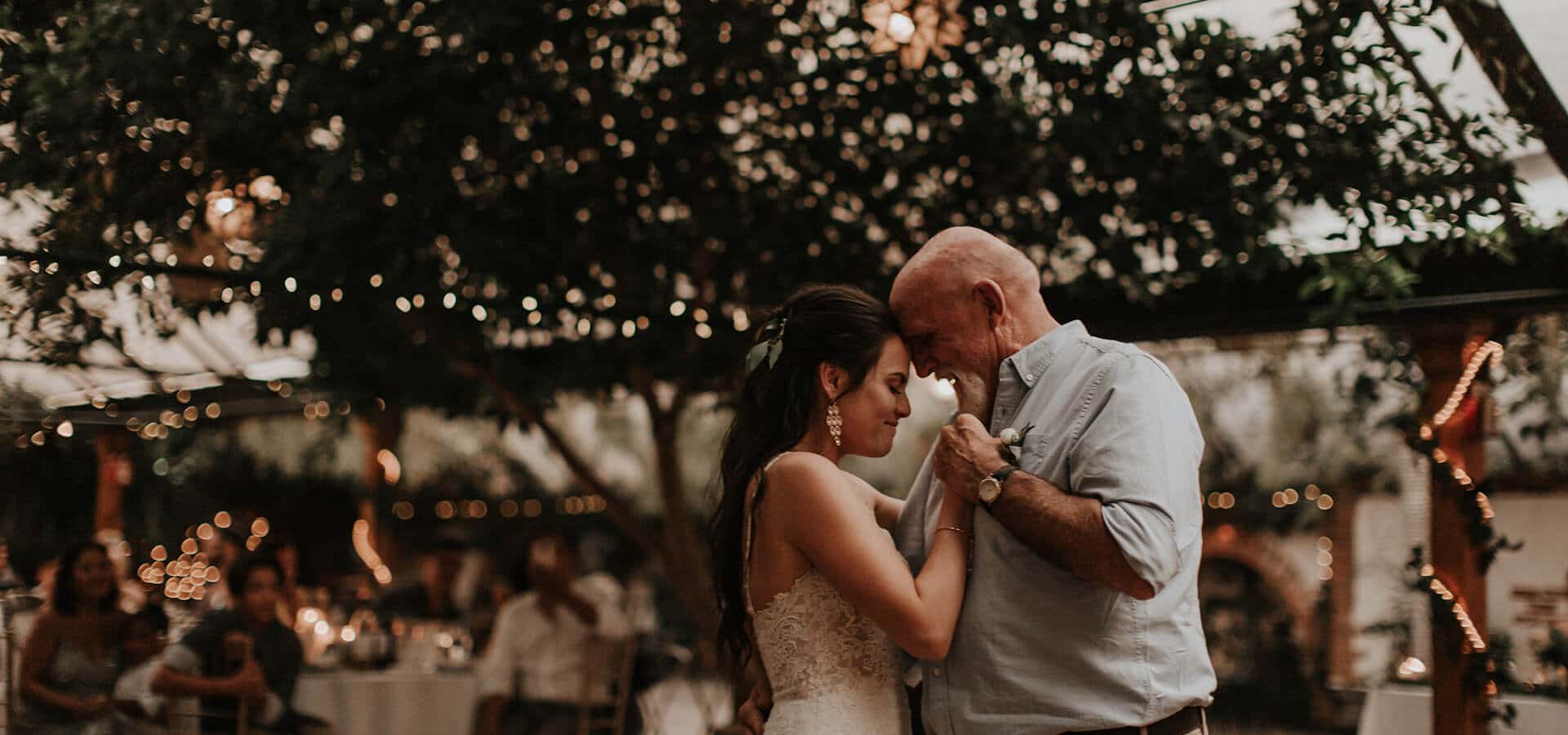 Hero image for 7 Special Ways to Honour Your Parents on Your Wedding Day