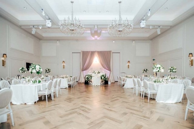 Kristi and Richard's Classic Green and White Wedding at the Arlington Estate