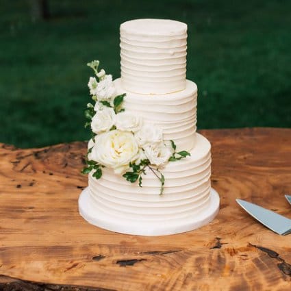 The Dessert Room featured in Dustynne and Fraser’s Country Chic Wedding at Kurtz Orchards