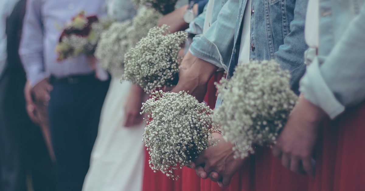 Simple and Easy Wedding Bouquet Toss Alternatives