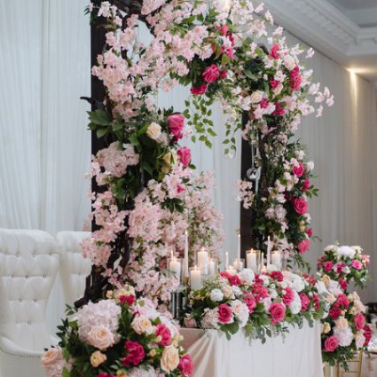 The Social Rose featured in Joanna and Giampiero’s Elegant Wedding at The Royalton