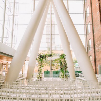 Melissa Baum Events featured in Jana and Jeremy’s Modern-Chic Wedding at Ricarda’s