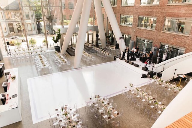Jana and Jeremy's Modern-Chic Wedding at Ricarda's