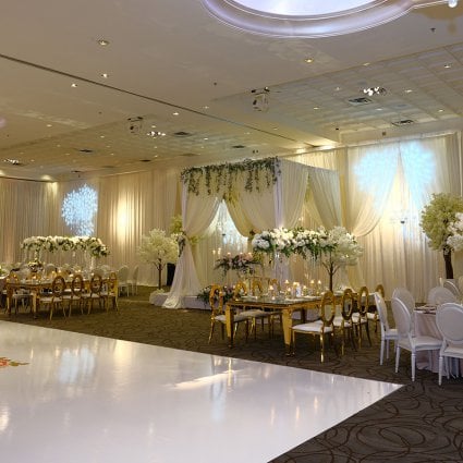 Monte Carlo Inn - Toronto Markham Suites featured in Mississauga Convention Center Winter 2020 Wedding Fair Open H…