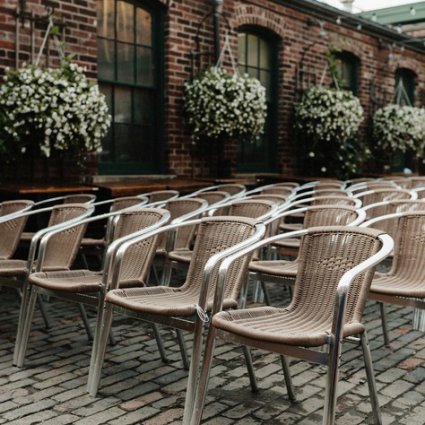 Archeo featured in Cammie and Ryan’s Romantic Summer Wedding at Archeo