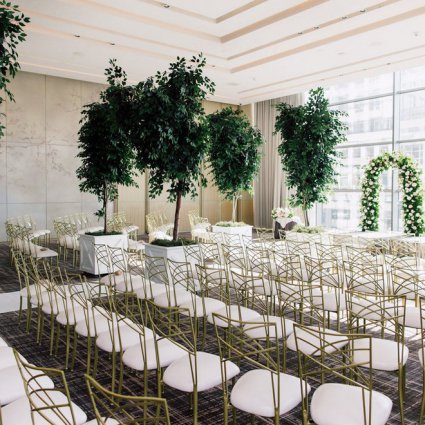 Four Seasons Hotel Toronto featured in Jacqueline and Kenneth’s Fairy-tale Wedding at the Four Seasons