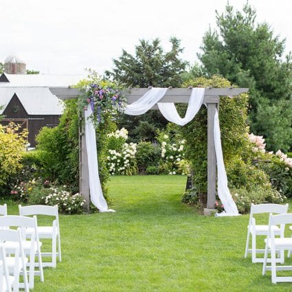 Van Noort Flower Studio featured in Erica and Rob’s Rustically Elegant Wedding at Maple Meadow Farm