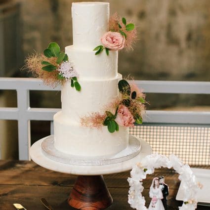 Cakelaine featured in Jenna and Rob’s Chic Wedding at the Fermenting Cellar