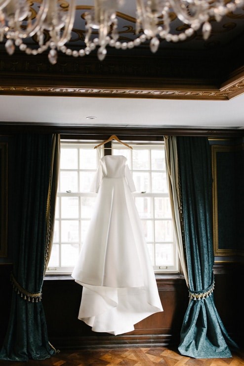 Dina and Chris' Elegant Wedding at the Windsor Arms Hotel