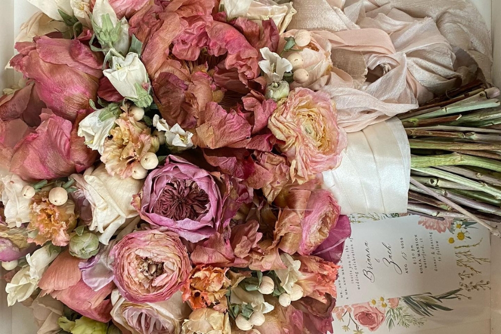 Freeze-dry - How To Preserve Your Wedding Floral Bouquet
