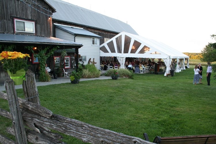 Carousel images of Herongate Barn