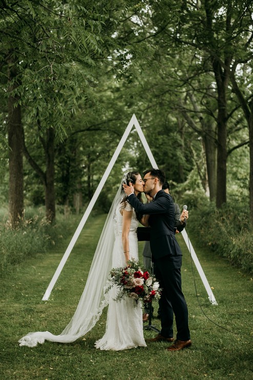 Wedding at Meadow View Gardens, Kawartha Lakes, Ontario, Cara Chapman Photography, 33