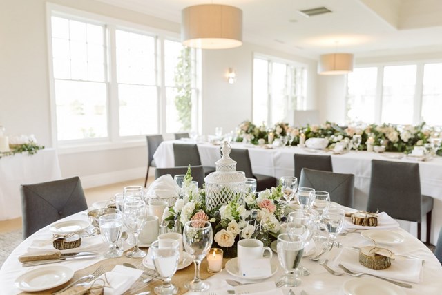 3 Girls Floral, Milton