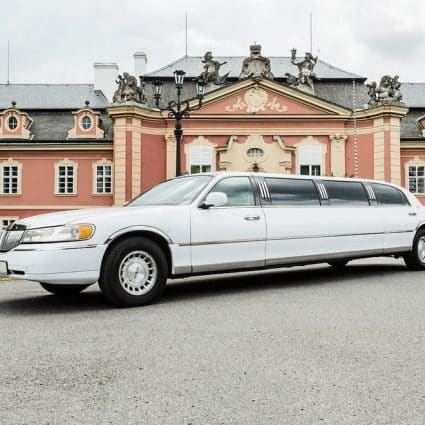 Cedar Valley Limousine featured in The Ultimate List of Toronto & GTA’s Limo Rental Companies
