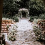 pros and cons should you have a themed wedding, 3