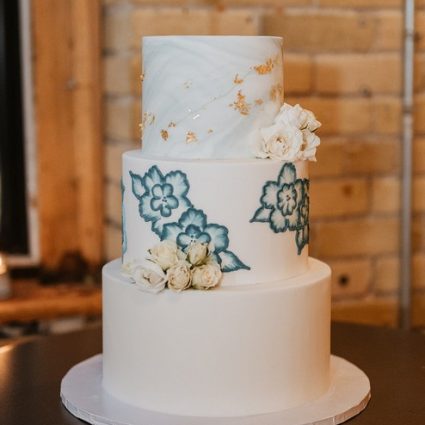 Daan Go Cake Lab featured in Samantha and Kenny’s Charming Intimate Wedding at Second Floo…