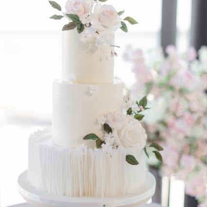 Olivia Yang Cake Studio featured in Sarah and Daniel’s Mesmerizing Waterfront Wedding at Spencer’…