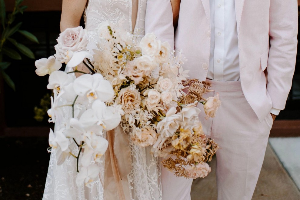 Asymmetrical Bouquet - Wedding Bouquet Styles