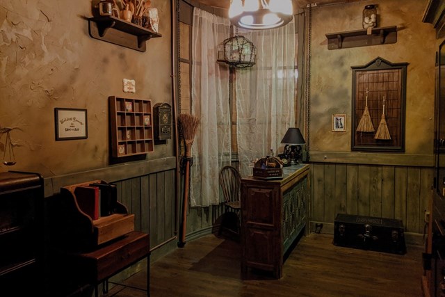 Looking Glass Adventures, Toronto