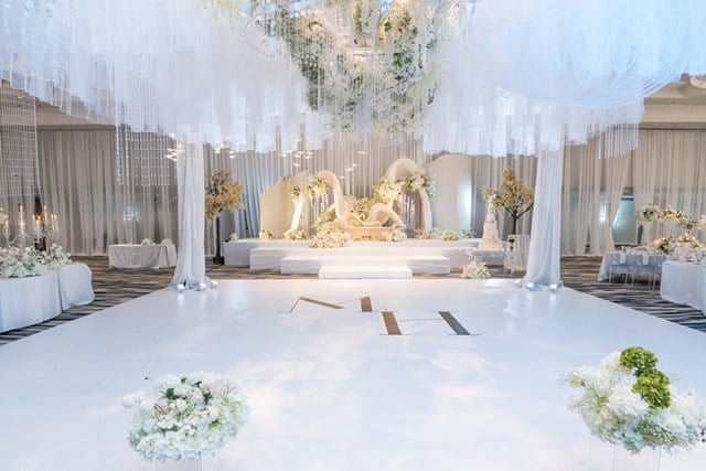An Opulent White Wedding at DoubleTree by Hilton