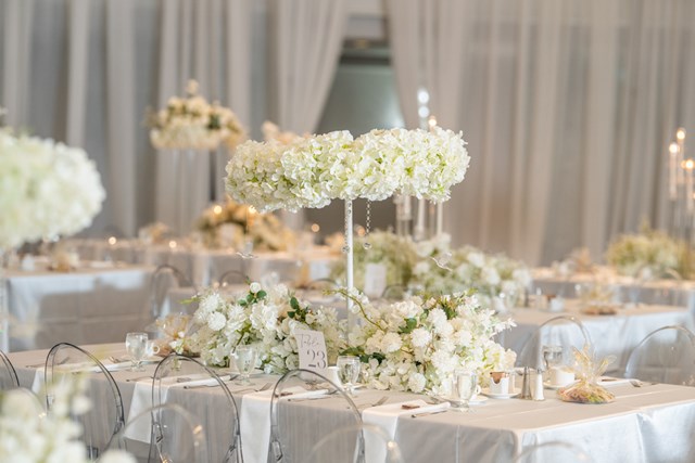 An Opulent White Wedding at DoubleTree by Hilton