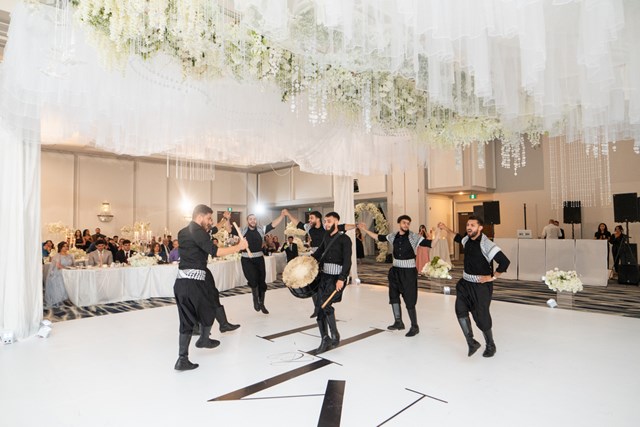 An Opulent White Wedding at DoubleTree by Hilton