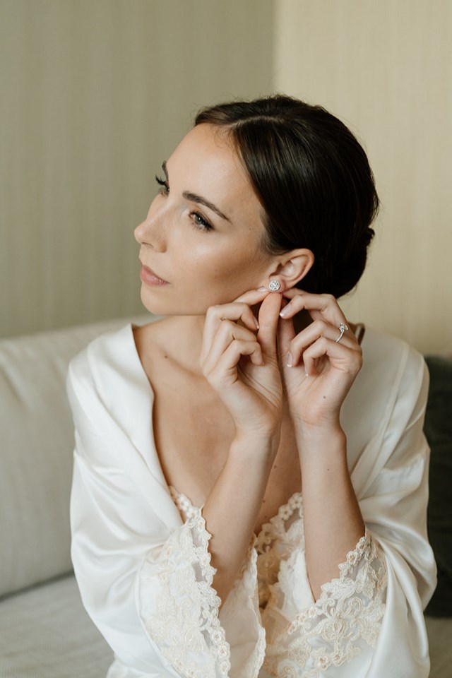 A Timeless White Florals and Gold Wedding at the Four Seasons Hotel Toronto