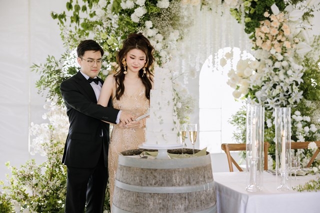 Wedded Bliss in Bloom at Willow Springs Winery