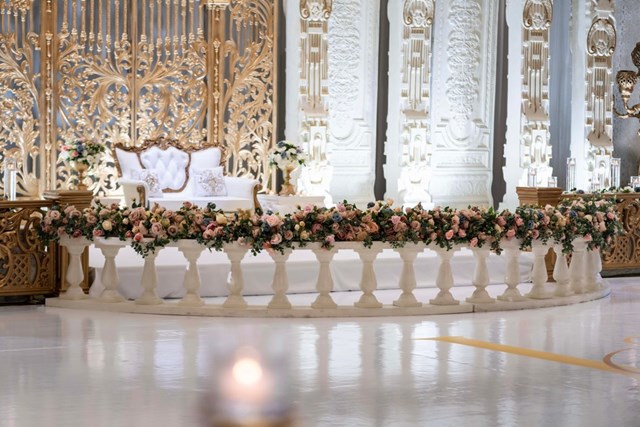 Bundle of Blooms, Markham